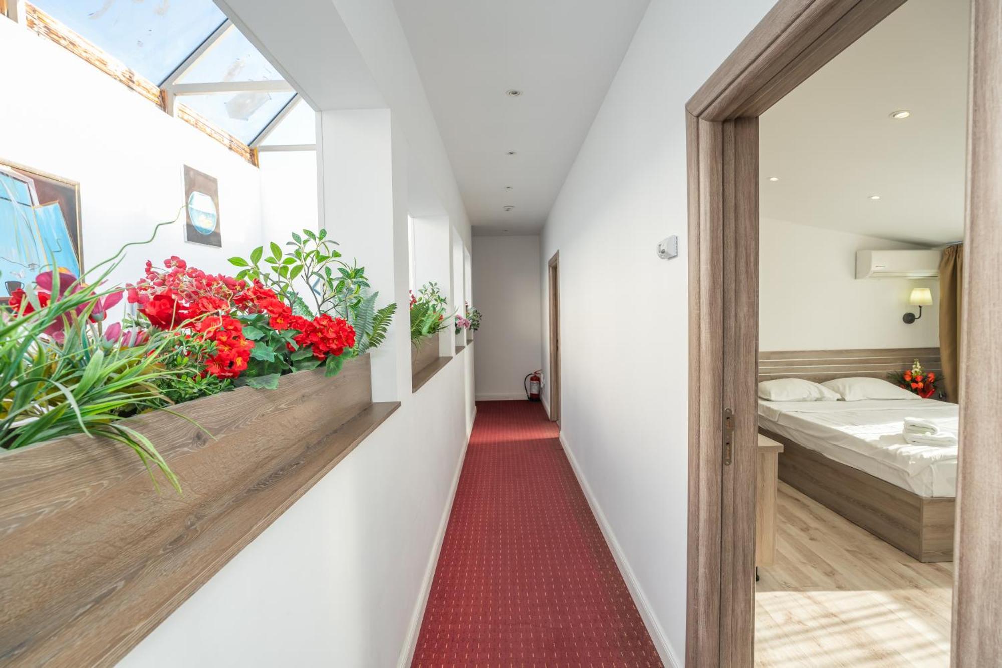 Hotel Liad City Center ブカレスト エクステリア 写真