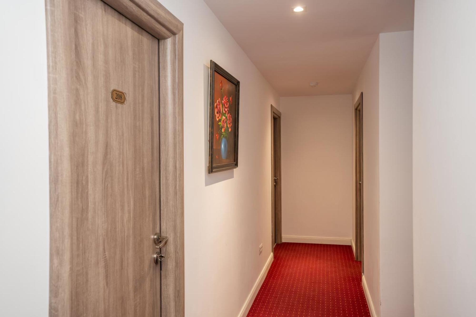 Hotel Liad City Center ブカレスト エクステリア 写真