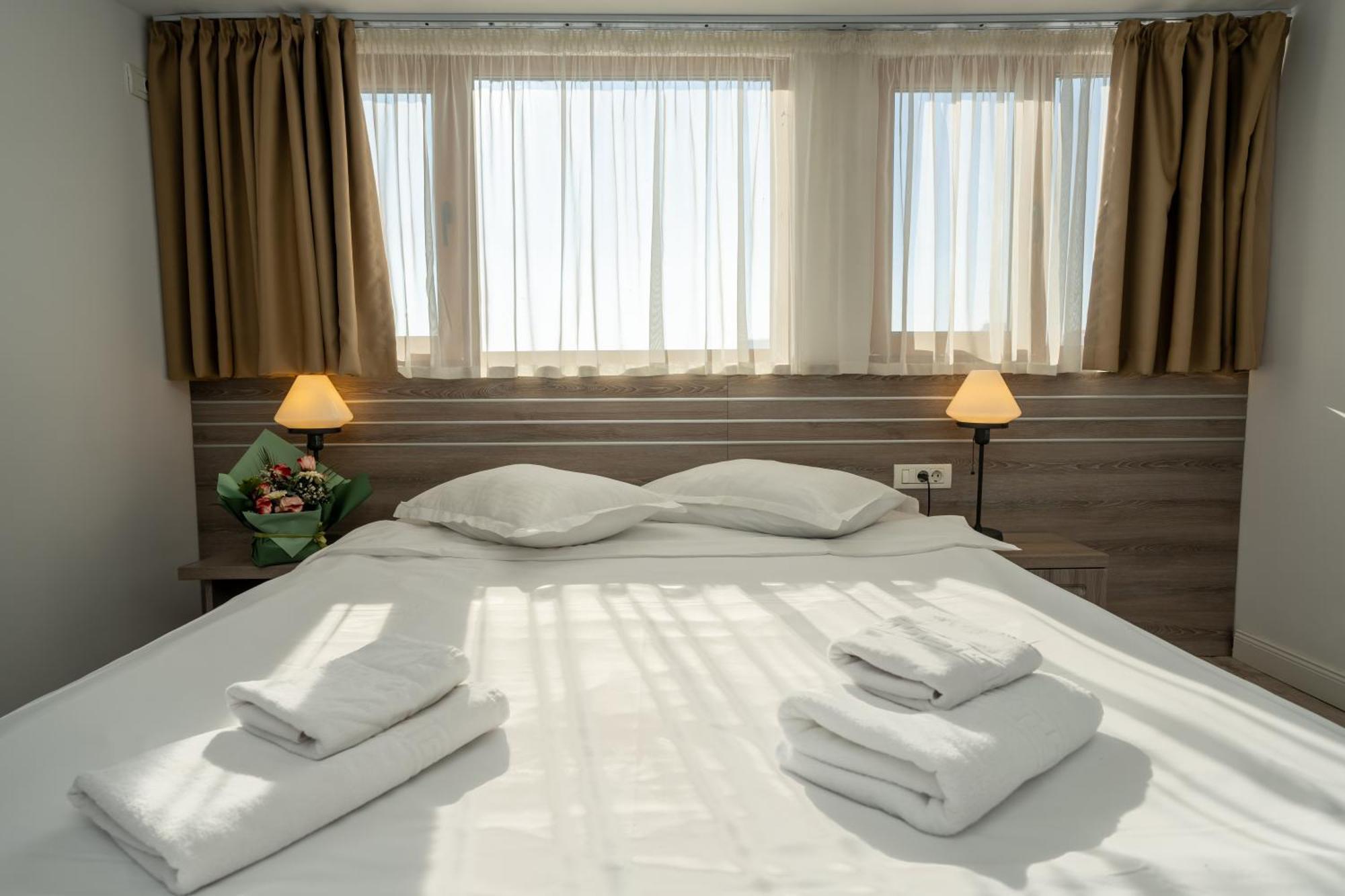 Hotel Liad City Center ブカレスト エクステリア 写真